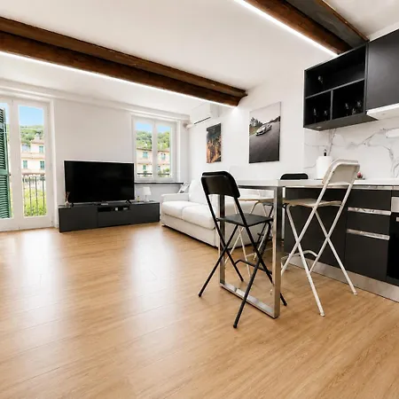 Apartment Modern&design A Due Passi Dal Mare