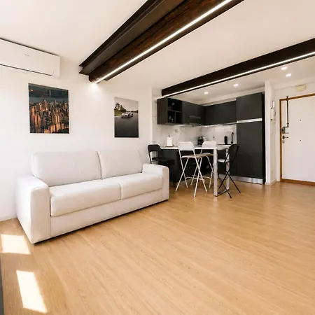 Apartment Modern&design A Due Passi Dal Mare *